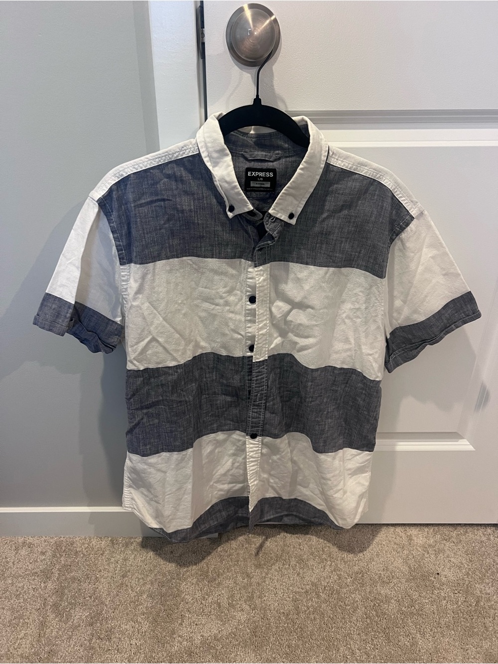 Express Men’s Short-Sleeve Button-Down Shirt